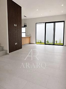 CASA EN VENTA EN VILLA DE ÁLVAREZ CON RÁPIDA CONEXIÓN A TERCER ANILLO PERIFÉRICO Y A MINUTOS DEL CENTRO