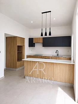 CASA EN VENTA EN VILLA DE ÁLVAREZ CON RÁPIDA CONEXIÓN A TERCER ANILLO PERIFÉRICO Y A MINUTOS DEL CENTRO