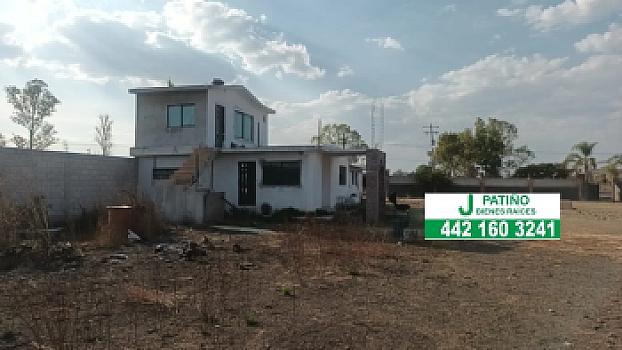 Finca de 6000mt2 camino a huimilpan, con 2 casas y salón de eventos precio  $ 1,500m2.  (  VENTA   $ 9 MILLONES ).
