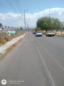 VENTA TERRENO COMERCIAL Prolongación Bernardo Quintana  Sup. 3,800 m2 ,Venta $ 22 mill.( SE VENDE TODO). primera escritu