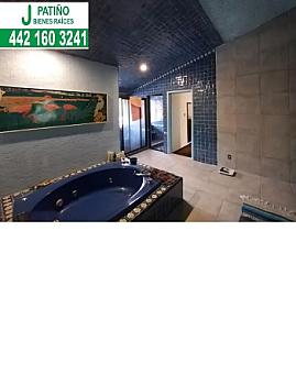 CORREGIDORA, QUERETARO. VENTA CASA COLINAS DEL BOSQUE II SECC Sup. t 2,315 m2, c 1,490 m2 RESIDENCIA DE LUJO, 6 rec.