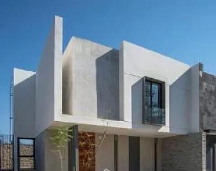 CASA EN VENTA EN COTO PRIVADO AL NORTE DE COLIMA, FRENTE A JARDÍN CON 3 RECÀMARAS