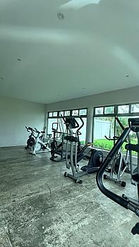 Casa en venta en Quinta Madeira con alberca, seguridad frente a la Gran Plaza