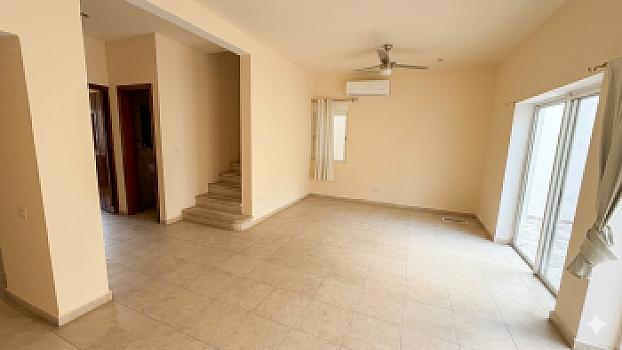 Casa en venta en Quinta Madeira con alberca, seguridad frente a la Gran Plaza