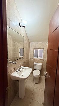 Casa en venta en Quinta Madeira con alberca, seguridad frente a la Gran Plaza