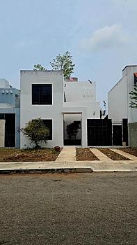 Casa en renta en privada Gran Santa Fe, Mérida, Yucatán.