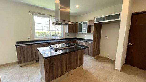 RESIDENCIA EN VENTA, EN LA ZONA MAS EXCLUSIVA DE METEPEC, EDO MEX