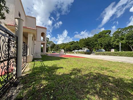 MASION EN VENTA , PLAYA DEL CARMEN .