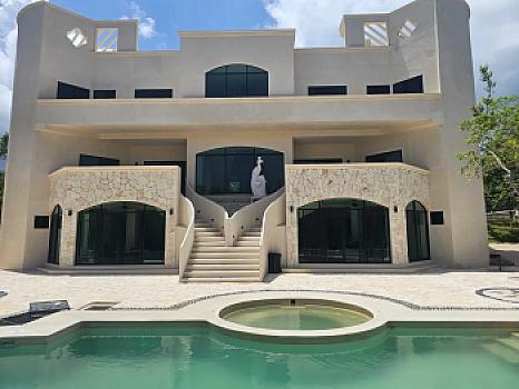 MASION EN VENTA , PLAYA DEL CARMEN .