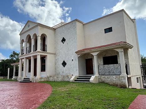 MASION EN VENTA , PLAYA DEL CARMEN .