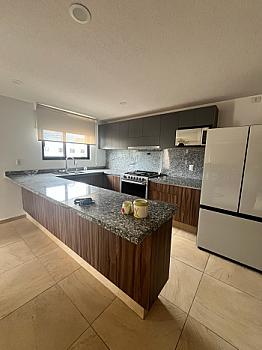 Duplex amoblado en renta en Altos Juriquilla con gran terraza