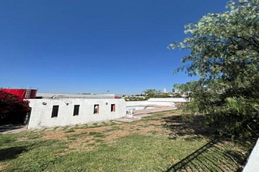 Grande casa en venta con alberca en Querétaro