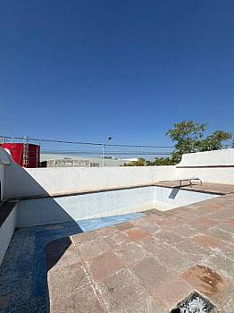 Grande casa en venta con alberca en Querétaro