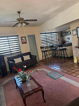 CASA HABITACION, 3 RCS. COCHERA DOS AUTOS EXCELENTE UBICACION