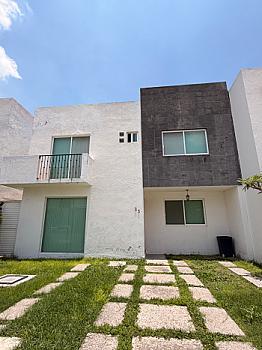 Casa amueblada en renta con jardín