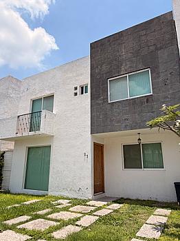 Casa amueblada en renta con jardín