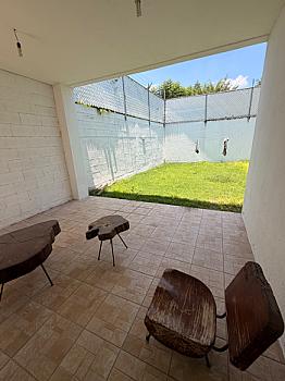 Casa amueblada en renta con jardín