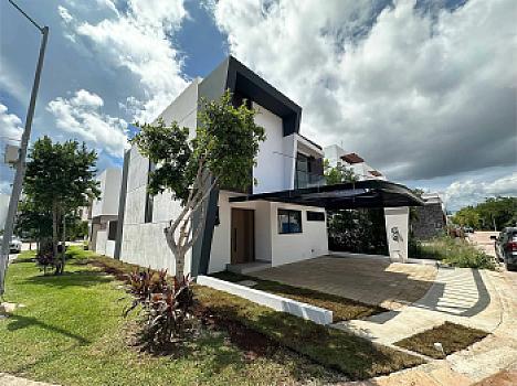 En Venta Casa Premium en Río Residencial, Cancún.