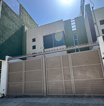 House very close to Av. Araucarias