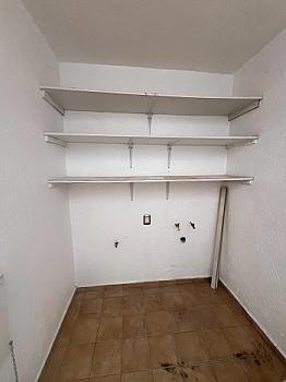 SE RENTA TREMENDA CASA DE TRES RECAMARAS Y ESTUDIO EN MILENIO III