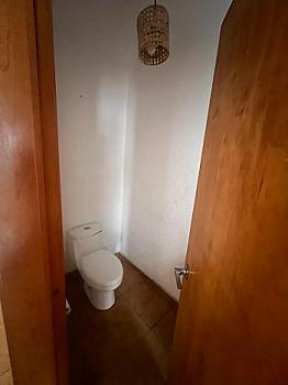 SE RENTA TREMENDA CASA DE TRES RECAMARAS Y ESTUDIO EN MILENIO III