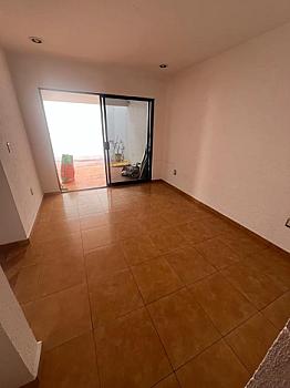SE RENTA TREMENDA CASA DE TRES RECAMARAS Y ESTUDIO EN MILENIO III