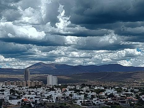 DEPARTAMENTO EN VENTA EN JURIQUILLA, QUERETARO. OPORTUNIDAD