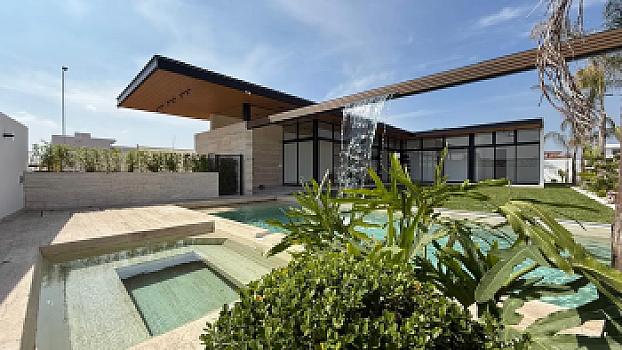 Lomas de Cocoyoc casa estilo moderno
