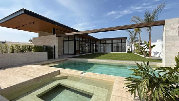 Lomas de Cocoyoc casa estilo moderno
