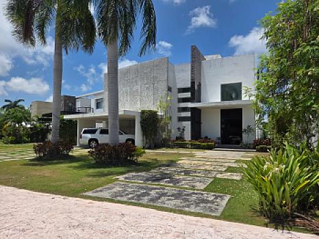 CASA EN VENTA LAGOS DEL SOL CANCUN