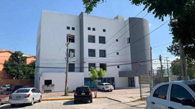 EDIFICIO CENTRICO EN VENTA CANCUN EXCELENTE PARA CORPORATIVO - ESCUELA - HOSPITAL - OFICINAS