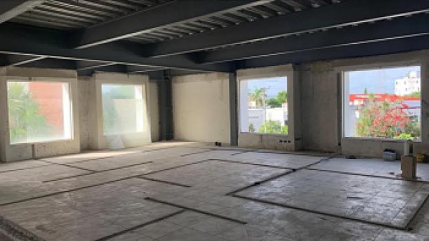 EDIFICIO CENTRICO EN VENTA CANCUN EXCELENTE PARA CORPORATIVO - ESCUELA - HOSPITAL - OFICINAS