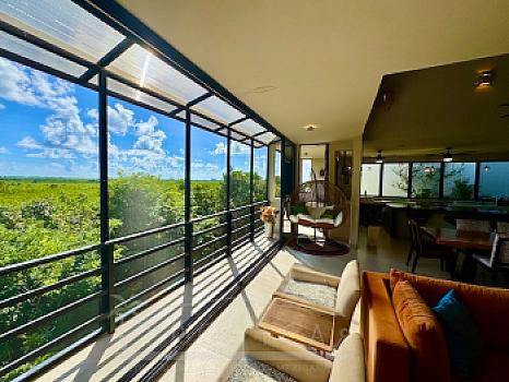 NUEVO  PRECIO! Muy distintiva Moderna Casa Unica