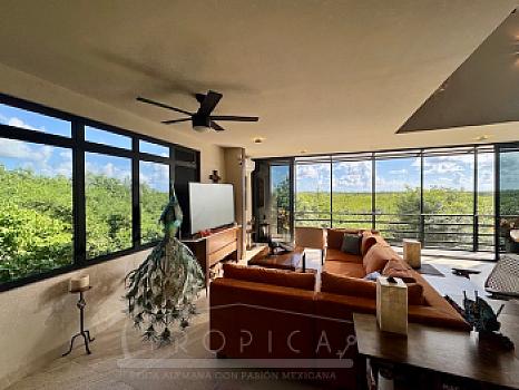 NUEVO  PRECIO! Muy distintiva Moderna Casa Unica