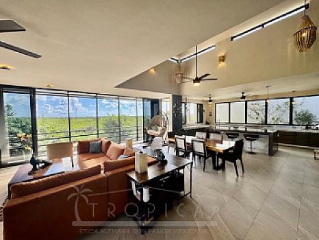 NUEVO  PRECIO! Muy distintiva Moderna Casa Unica