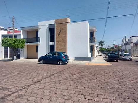 HERMOSA RESIDENCIA EN JARDINES DEL TOREO