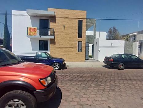 HERMOSA RESIDENCIA EN JARDINES DEL TOREO
