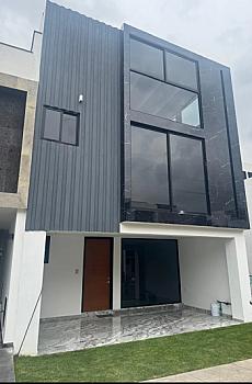 CASA EN VENTA DE 5 RECAMARAS EN FRACC. ANTIGUA CEMENTERA PUEBLA