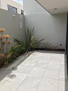 SE VENDE CASA EN ALTOZANO - FRACC. OLIVAR