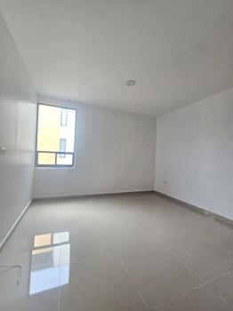 Penthouse de tres niveles con roof garden privado y acceso interior en Portales Oriente