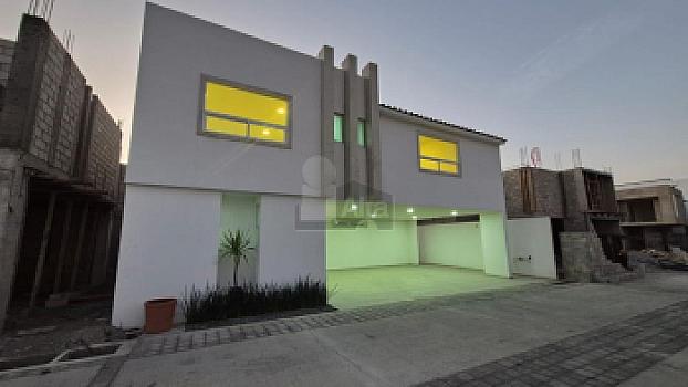 Venta de casa en Metepec, ubicada en el Residencial Villas el Durazno