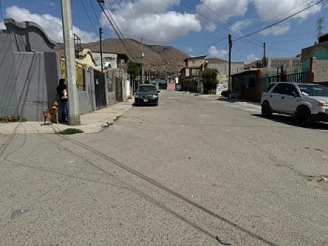 Vista del Valle, single-story corner house