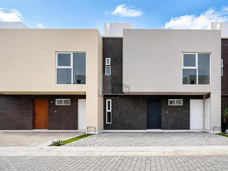 Casa nueva con roof garden en Metepec, cercana a Galerias