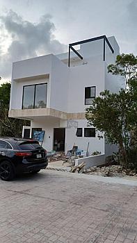 Casa en Venta Altai Residencial SMZ-329, 4 recs, 3.5 baños en 3 niveles, Cancun Quintana Roo