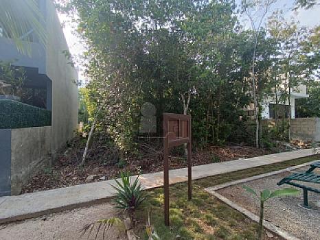 Terreno habitacional en venta en Paseo de la Selva 2, SMZ-326, Benito Juárez, Quintana Roo