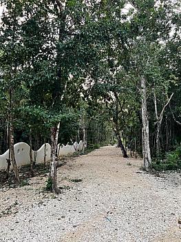 3 Terrenos en Venta en zona Holistika, Region 10, Tulum, Quintana Roo