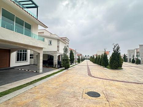 Casa de 5 recámaras en venta, ubicada en Gran Quinta Luxury Residencial Metepec