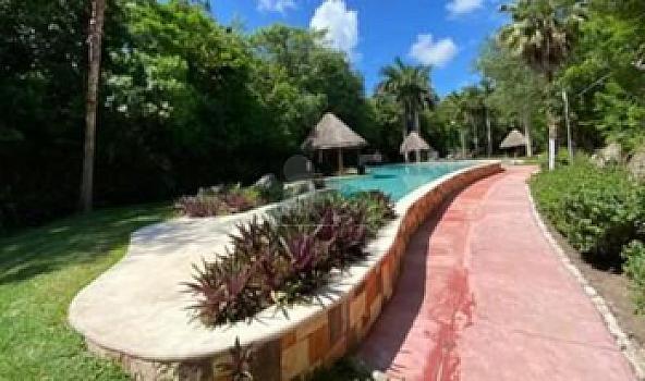 Terreno habitacional en sale en Residencial Regatta, Puerto Morelos, Quintana Roo
