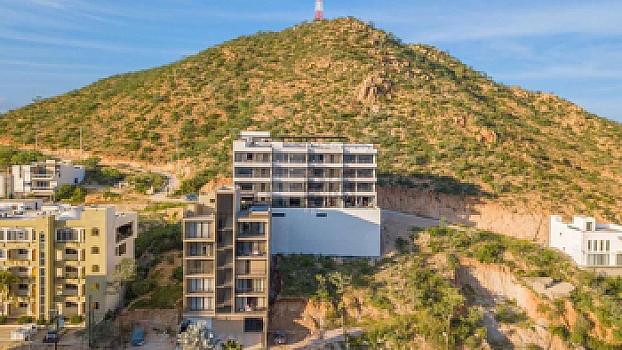 Se renta departamento amueblado de 2 recamaras en el condominio Breeze of Cabo San Lucas