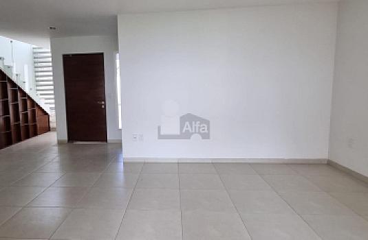 Casa en venta en Sierra Nogal | 3 recámaras con baño, jardín y terraza